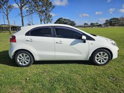 2013 Kia
                Rio S