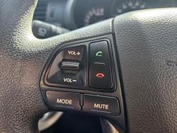 2013 Kia
                Rio S