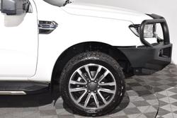 2021 Ford
Everest Titanium