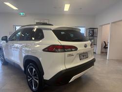 2023 Toyota
Corolla Cross Atmos