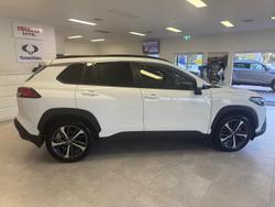 2023 Toyota
Corolla Cross Atmos