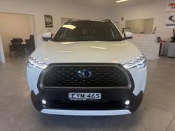 2023 Toyota
Corolla Cross Atmos