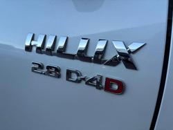 2020 Toyota
Hilux SR5