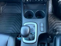 2020 Toyota
Hilux SR5