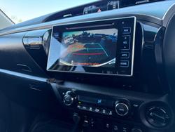 2020 Toyota
Hilux SR5