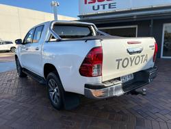 2020 Toyota
Hilux SR5