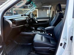 2020 Toyota
Hilux SR5