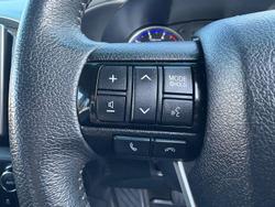 2020 Toyota
Hilux SR5