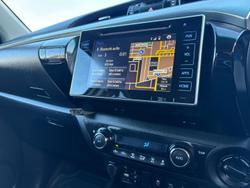 2020 Toyota
Hilux SR5