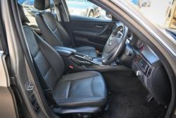 2011 BMW
3 Series 320i Lifestyle