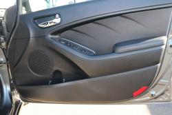 2017 Kia
                Cerato Sport+