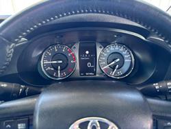 2022 Toyota
Hilux SR5