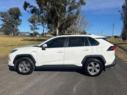 2022 Toyota
                RAV4 GX