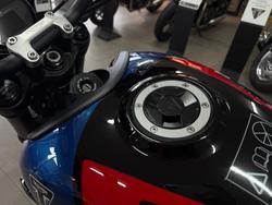 2025 Triumph Trident 660 Full Power Triple Tribute Trident Black