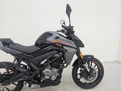 2025 CFMOTO 300 NK ABS