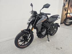 2025 CFMOTO 300 NK ABS