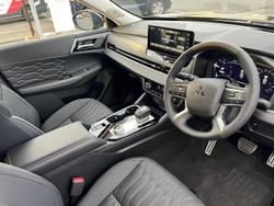 2025 Mitsubishi Outlander Exceed