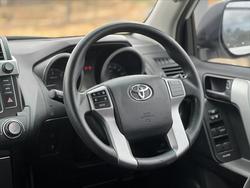 2017 Toyota
Landcruiser Prado GX
