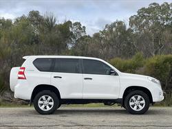 2017 Toyota
Landcruiser Prado GX