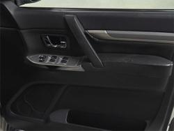 2012 Mitsubishi
Pajero GLX