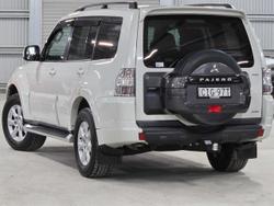 2012 Mitsubishi
Pajero GLX