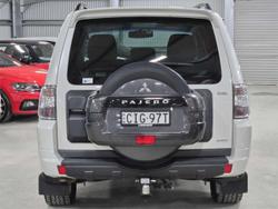 2012 Mitsubishi
Pajero GLX