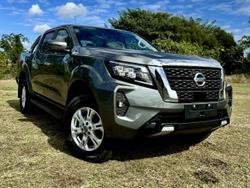 2025 Nissan
                Navara ST (4x4)