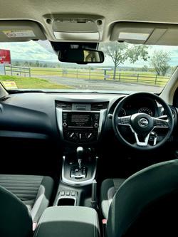 2025 Nissan
                Navara ST (4x4)