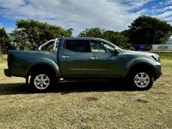 2025 Nissan
                Navara ST (4x4)