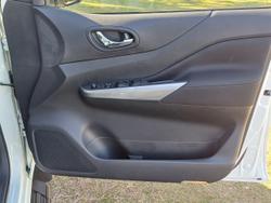 2024 Nissan
                Navara ST (4x4)