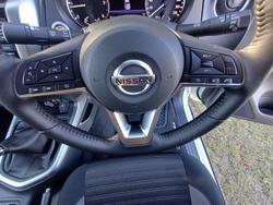 2024 Nissan
                Navara ST (4x4)