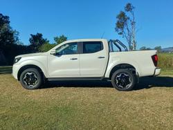 2024 Nissan
                Navara ST (4x4)
