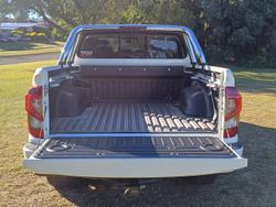 2024 Nissan
                Navara ST (4x4)