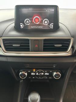 2018 Mazda
3 Maxx Sport