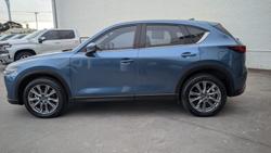 2021 Mazda
CX-5 Akera