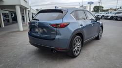 2021 Mazda
CX-5 Akera