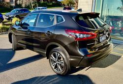 2017 Nissan
QASHQAI ST-L