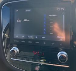 2021 Mitsubishi
Outlander LS
