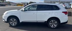 2021 Mitsubishi
Outlander LS