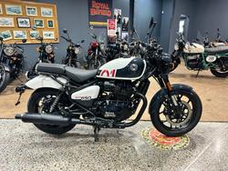 2025 Royal Enfield SHOTGUN 650 WHITE
