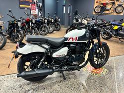 2025 Royal Enfield SHOTGUN 650 WHITE