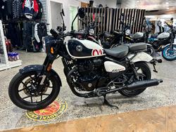 2025 Royal Enfield SHOTGUN 650 WHITE