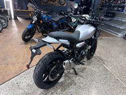 2025 Royal Enfield GUERILLA 450 SILVER