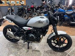 2025 Royal Enfield GUERILLA 450 SILVER