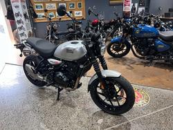 2025 Royal Enfield GUERILLA 450 SILVER