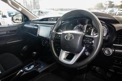 2022 Toyota
Hilux SR