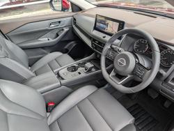 2024 Nissan
                X-TRAIL ST-L