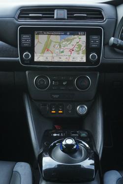 2022 Nissan
                LEAF 