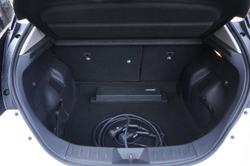 2022 Nissan
                LEAF 