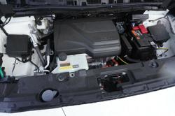 2022 Nissan
                LEAF 